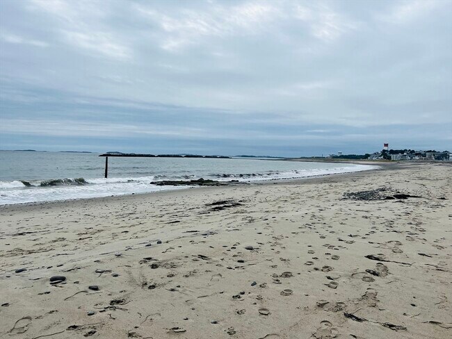 Primary Photo - 19 Beach Rd