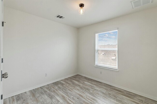 Building Photo - 137 Preston Trail