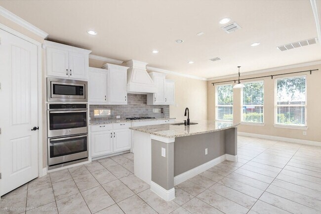 Building Photo - 14106 Summerwoods Ln