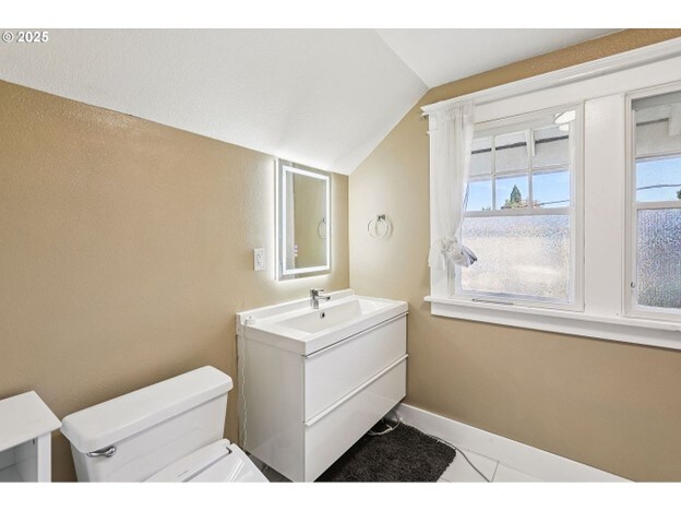 Building Photo - 5325 SW Watson Ave