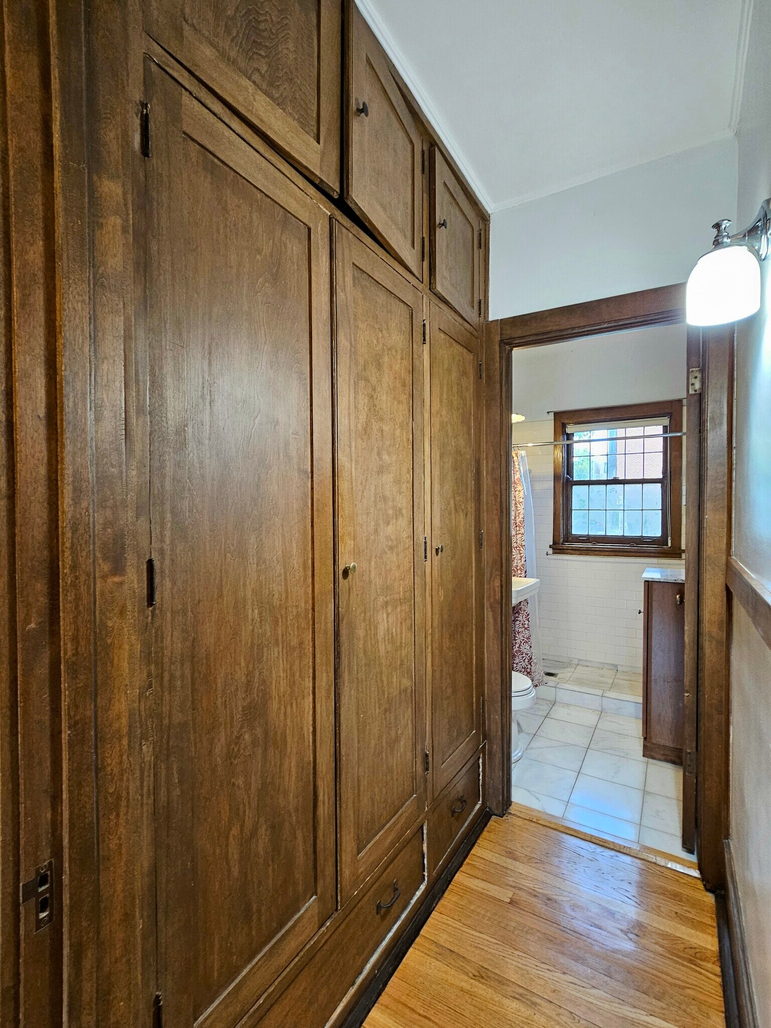 Building Photo - 5656 S Dorchester Ave