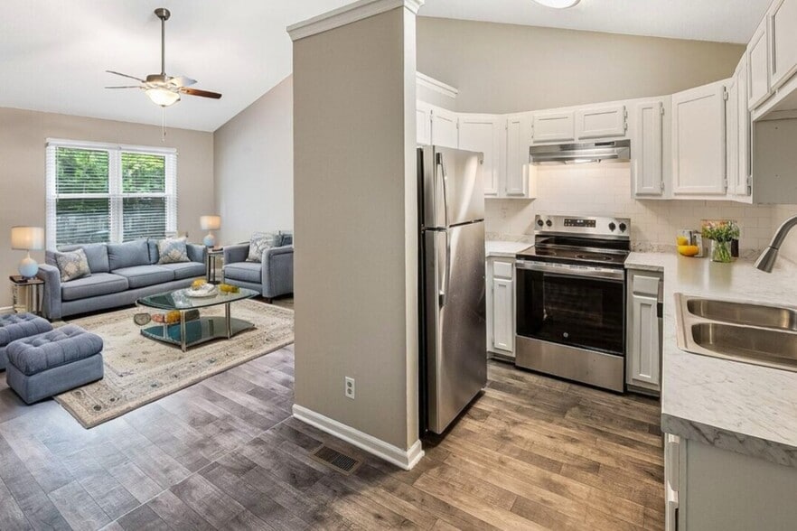 Primary Photo - Jamestown Manor Apartments