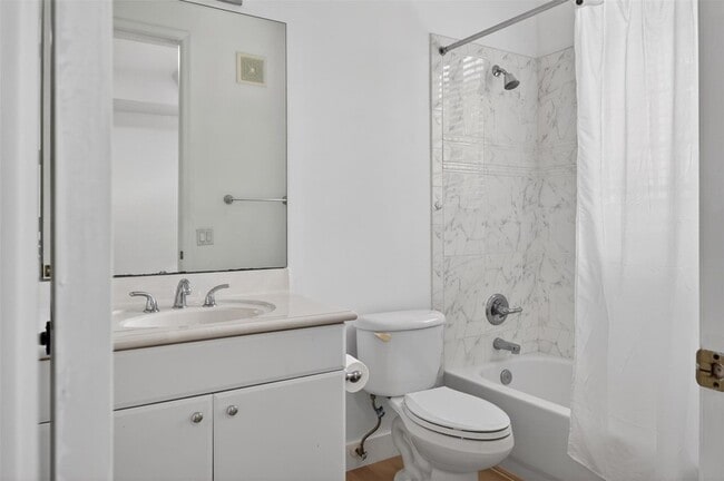 Building Photo - 2678 Center Ct Dr