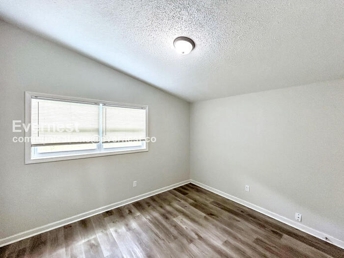 Building Photo - 1449 Ticonderoga Dr