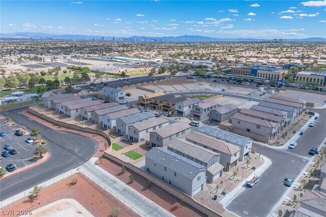 Building Photo - 9946 Kimura Hls Ave