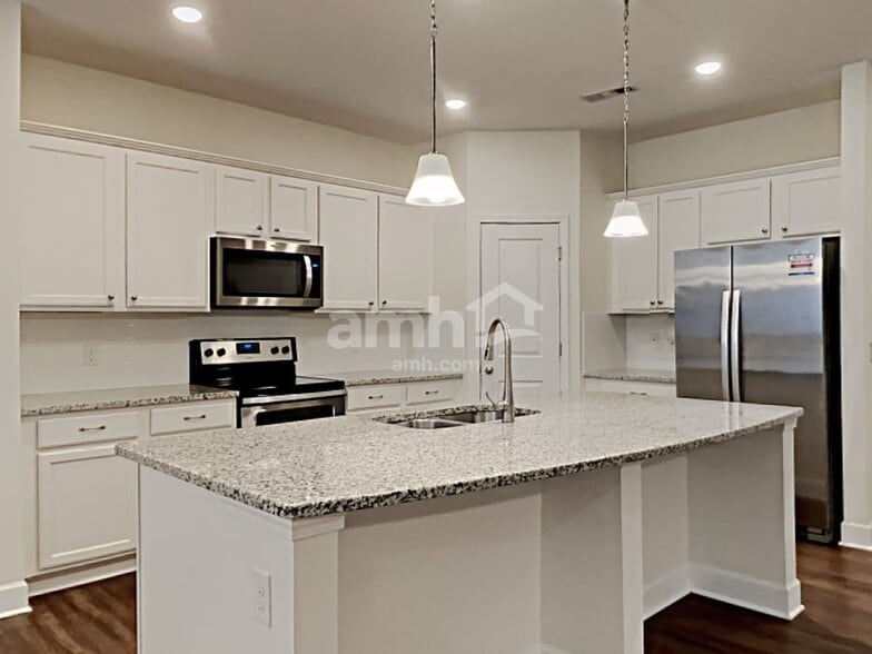 Building Photo - 5075 Trailwater Dr