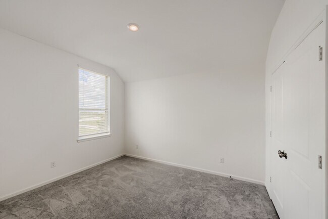 Building Photo - 4146 Balboa Dr