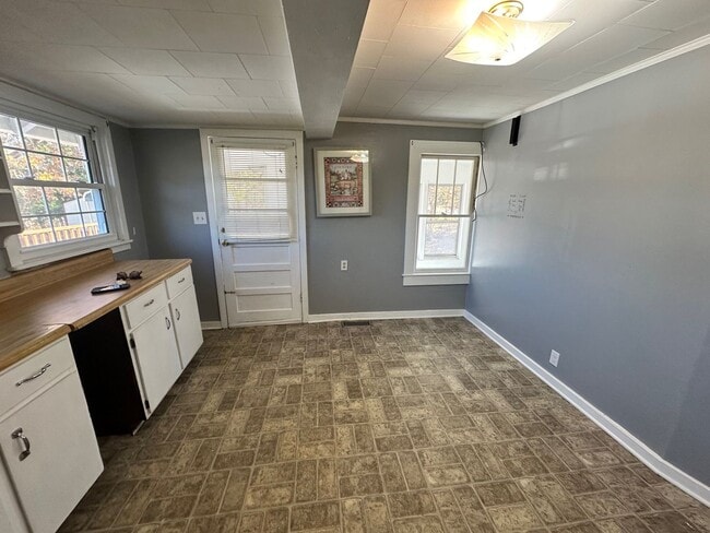 Building Photo - NEW RENTAL LISTING - NO HUD NO SECTION 8