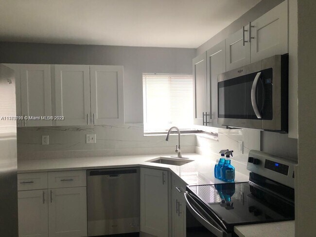 Building Photo - 9200 Andora Dr