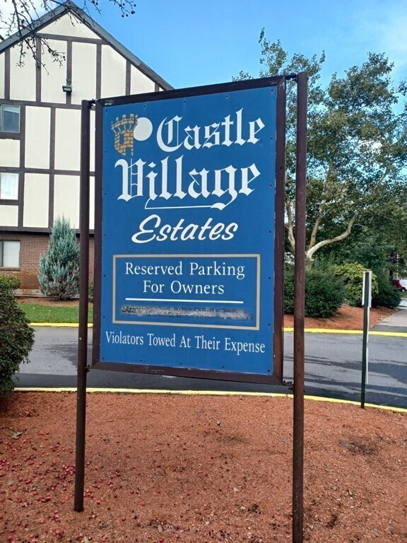 Building Photo - 151 Bittersweet Ln