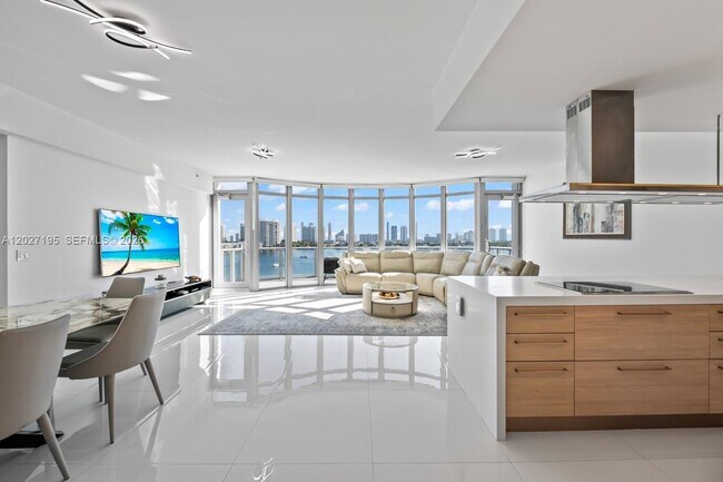 Building Photo - 17301 Biscayne Blvd