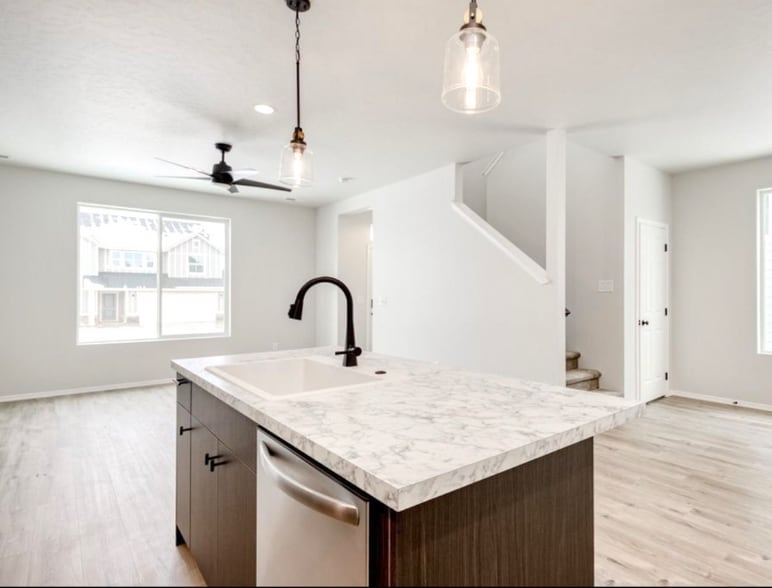 Building Photo - 2864 N Eagle Mdw Ave