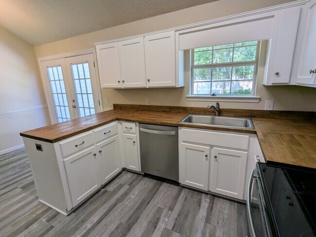 Building Photo - 89 Carlisle Ln