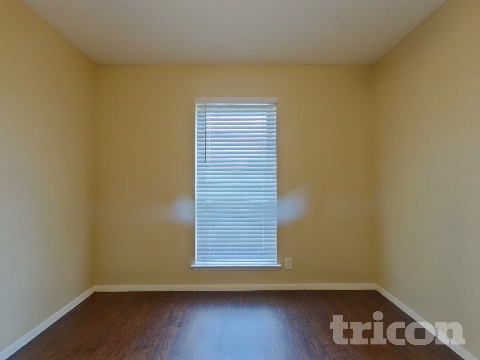 Building Photo - 1404 E Park Dr