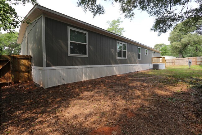 Building Photo - 16501 E Emerson Cir