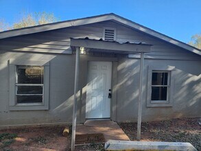 Building Photo - 2 Bed / 1 Bath Home for Rent – $850 (Utilities Included)