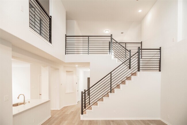 Building Photo - 208 Cambria Green Ln