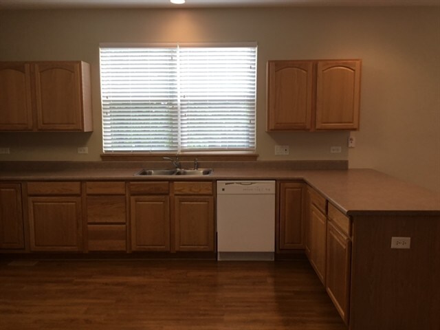 Building Photo - 2302 High Ridge Ln