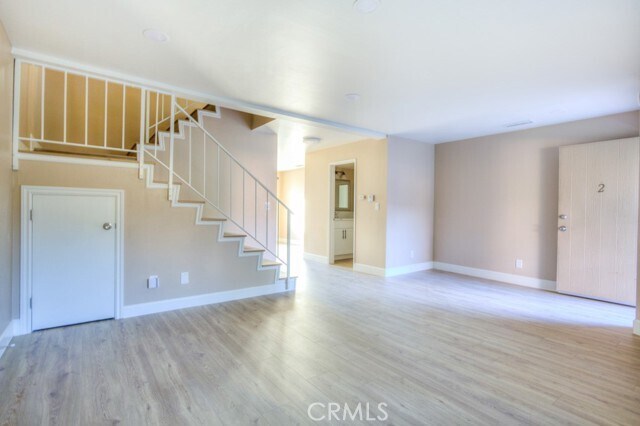 Building Photo - 313 S Almansor St