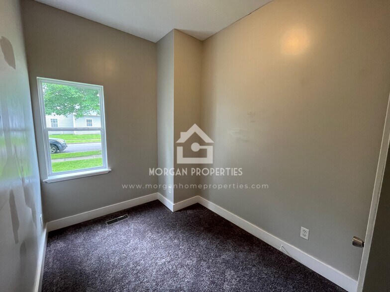 Building Photo - 623 Cottage Ave