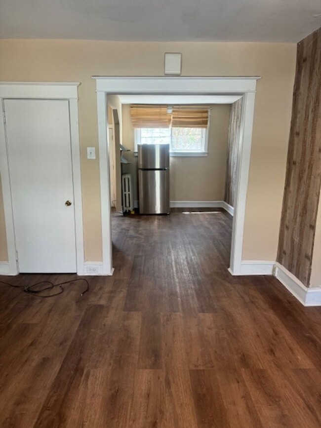 Building Photo - Front Porch Row - Oak Lane (SECTION 8 VOUR...