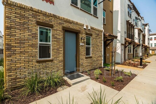 Building Photo - 2730 Viterbo Ct