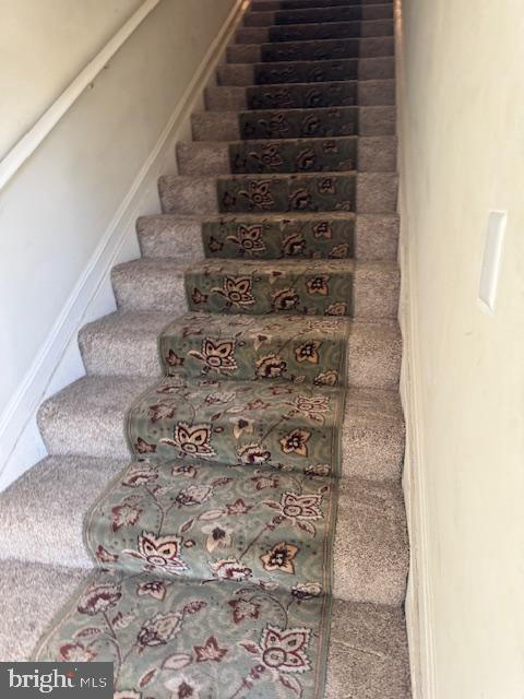 Building Photo - 6520 Lake Park Dr