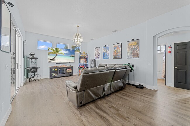 Building Photo - 3183 SW Ann Arbor Rd