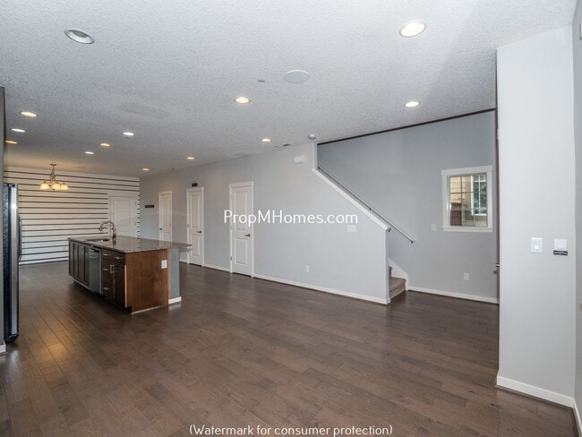 Building Photo - Fantastic Three Bedroom Home In Wilsonville On Corner Lot!