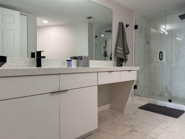 Building Photo - 3530 Mystic Pointe Dr