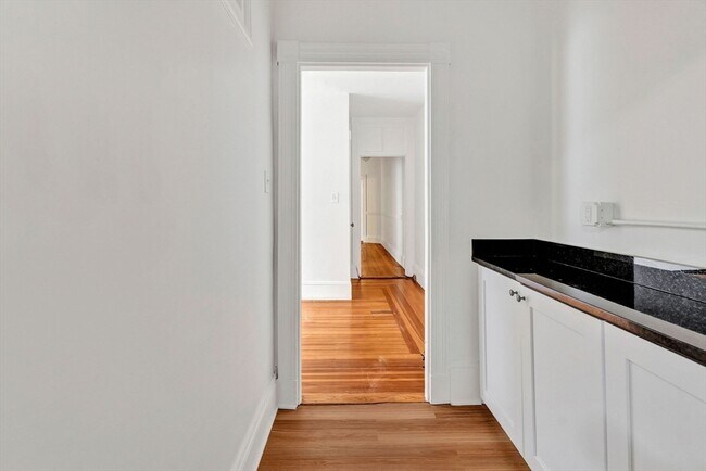 Building Photo - 864 Huntington Ave