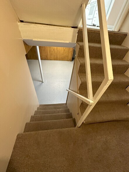 Building Photo - 226 Walker Dr