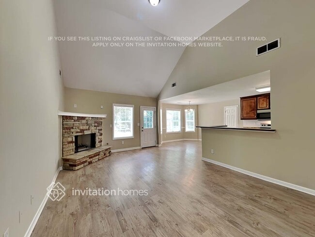 Building Photo - 1425 River Falls View