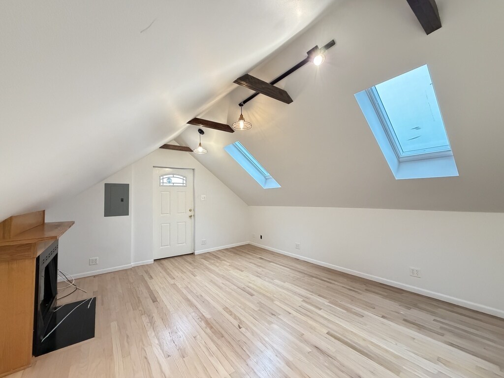 Building Photo - 1401 N Bosworth Ave