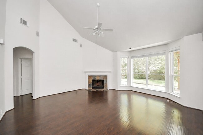 Building Photo - 20510 Pioneer Bend Ct