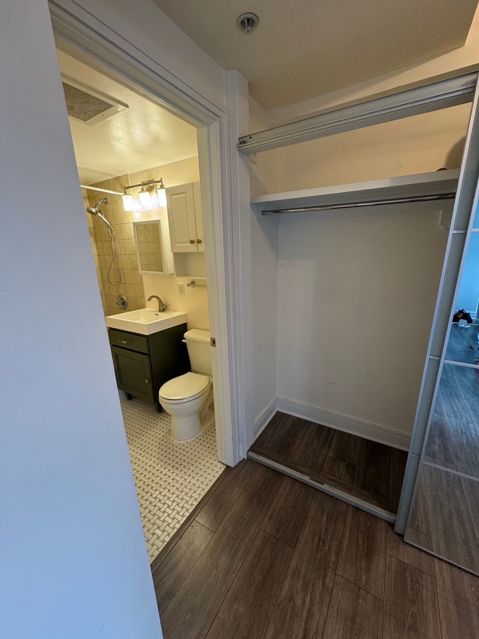 Building Photo - 800 4th St SW