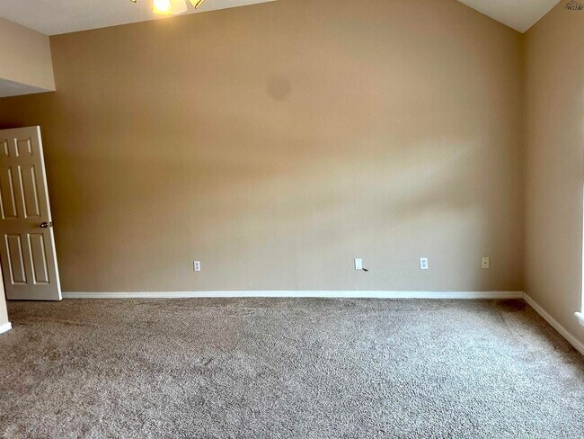 Building Photo - 4806 Belair Blvd