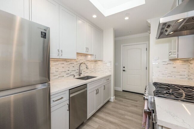 Building Photo - 1009 S Norfolk St