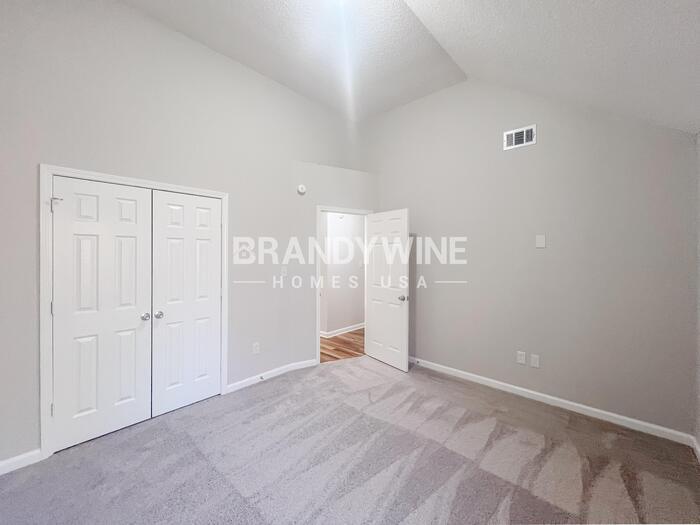 Building Photo - 7170 Ravenwood Ln