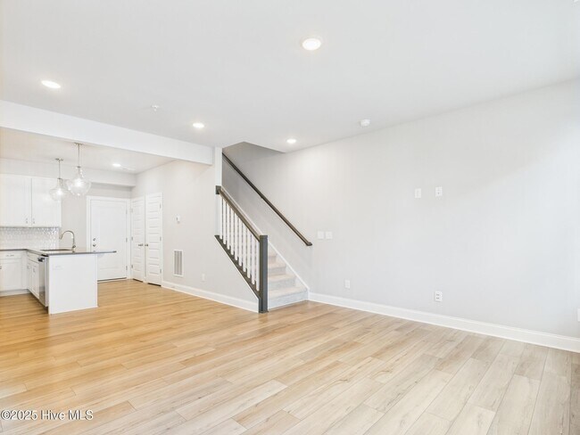 Building Photo - 1251 Shaw View Aly