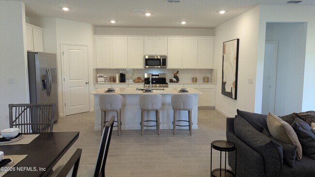 Building Photo - 15615 Thomas Crk Wy