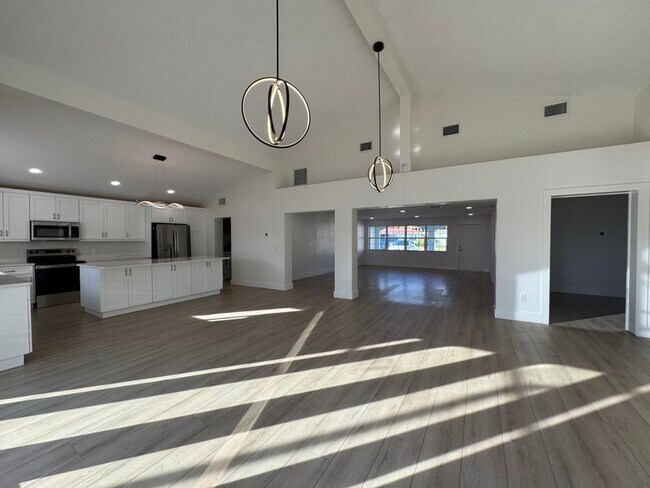 Building Photo - 2/2 plus Bonus Room in Ormond By the Sea