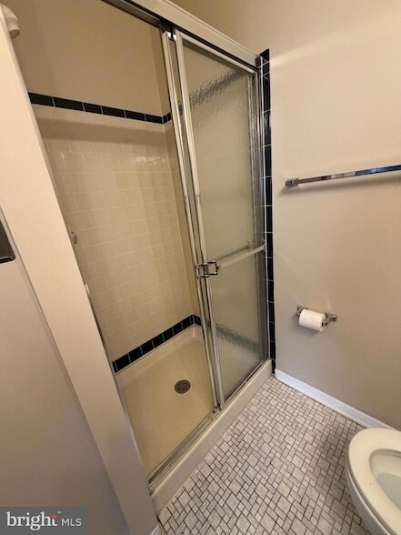 Building Photo - 1 Summit Hill Ct