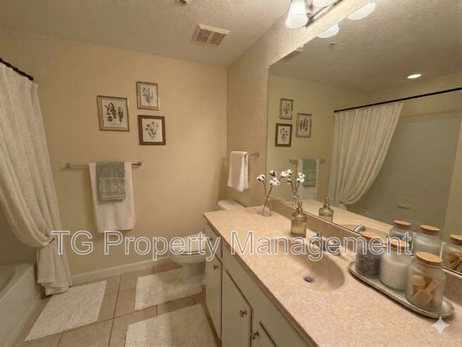 Building Photo - 10075 Gate Pkwy N