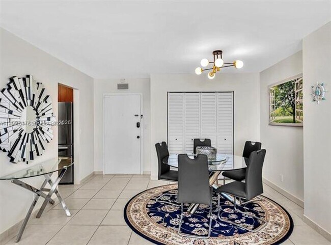 Building Photo - 3140 S Ocean Dr