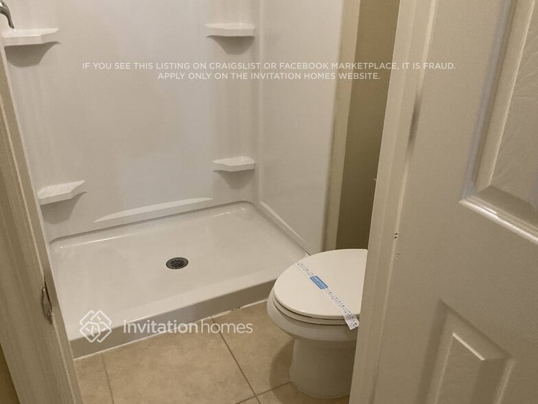 Building Photo - 3215 Burdock Ave