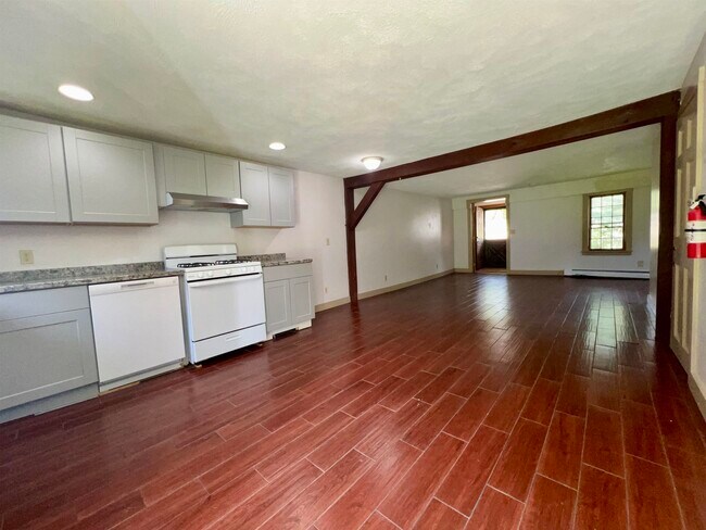 Building Photo - 503 Tamworth Rd