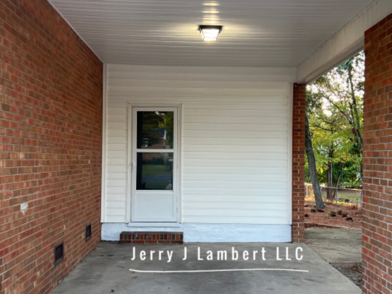 Building Photo - 5330 Maryland Dr