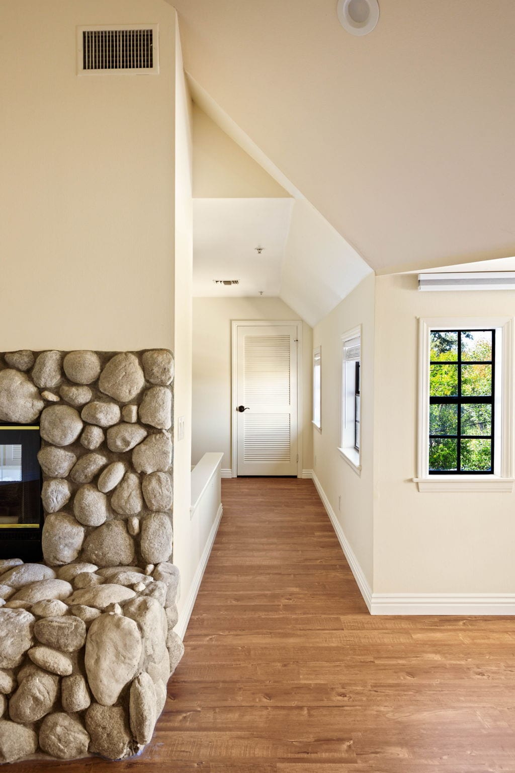 Building Photo - 5237 San Feliciano Dr
