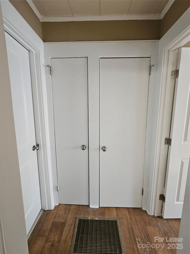 Building Photo - 69 Grattan Dr NE